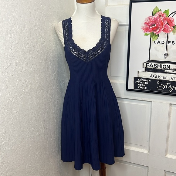 La Maille Sezane Jasmine Navy Lace Trim Mini Dress Size M - Picture 3 of 10
